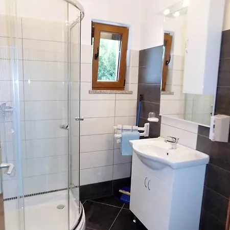 Studio Moscenice 7689d Apartamento *